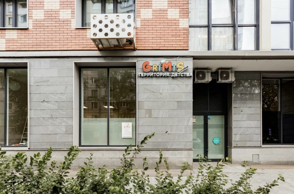 Аренда торгового помещения Жилое здание 