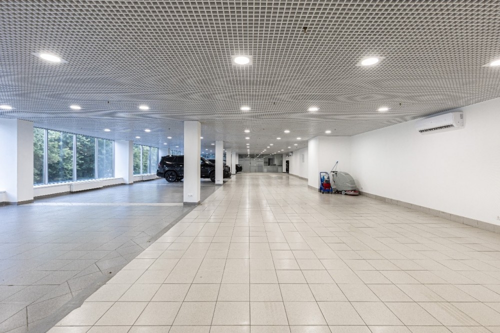 Аренда торгового помещения Административное здание 