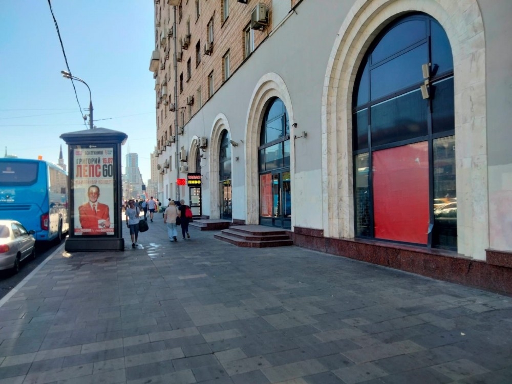 Аренда торгового помещения Жилое здание 