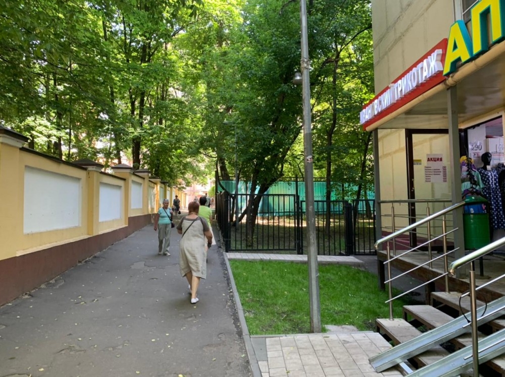 Аренда торгового помещения Жилое здание 