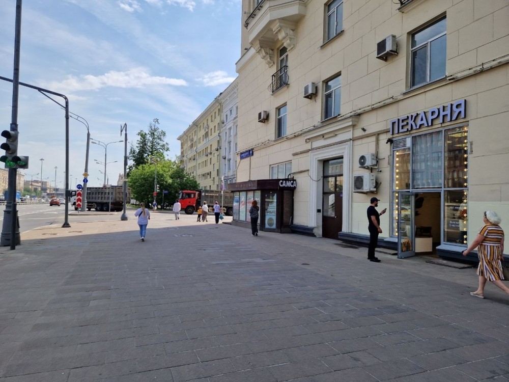 Аренда торгового помещения Жилое здание 