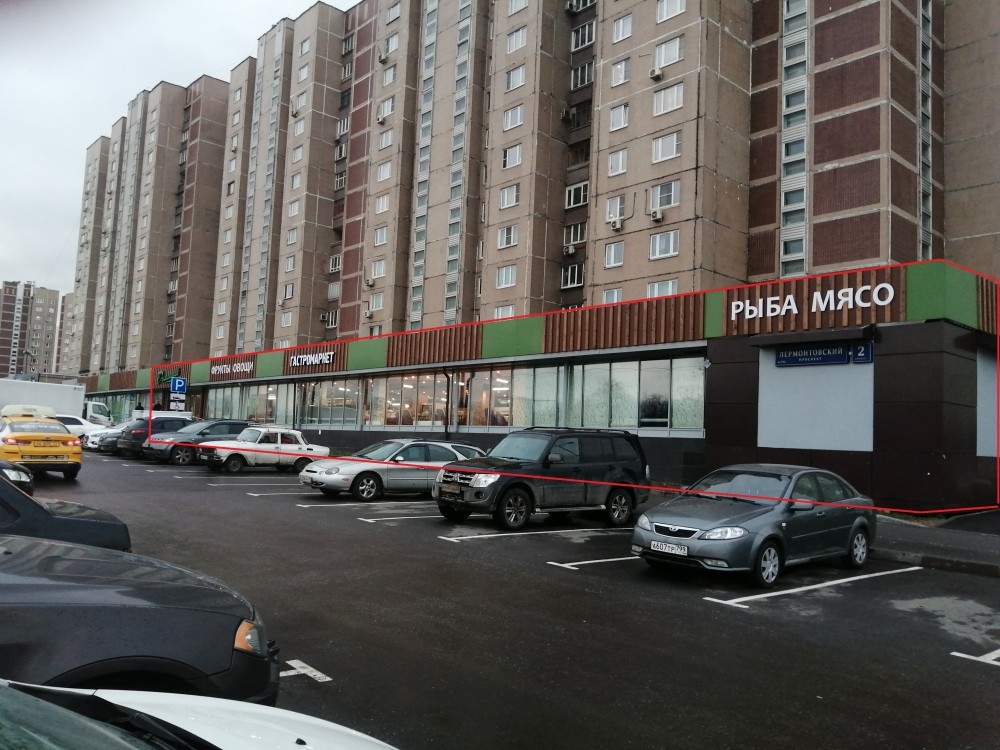 Аренда торгового помещения Жилое здание 