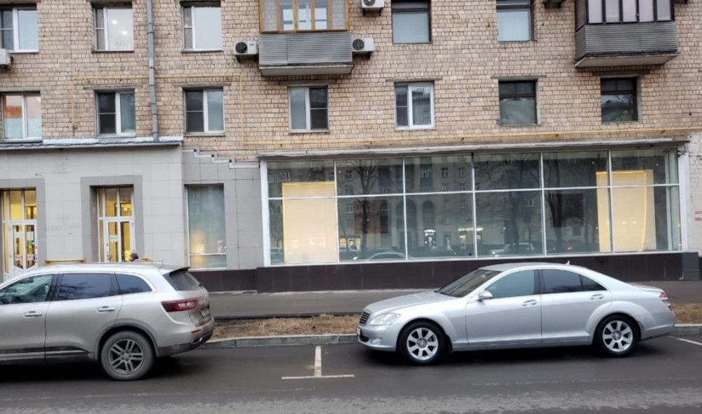 Аренда торгового помещения Жилое здание 