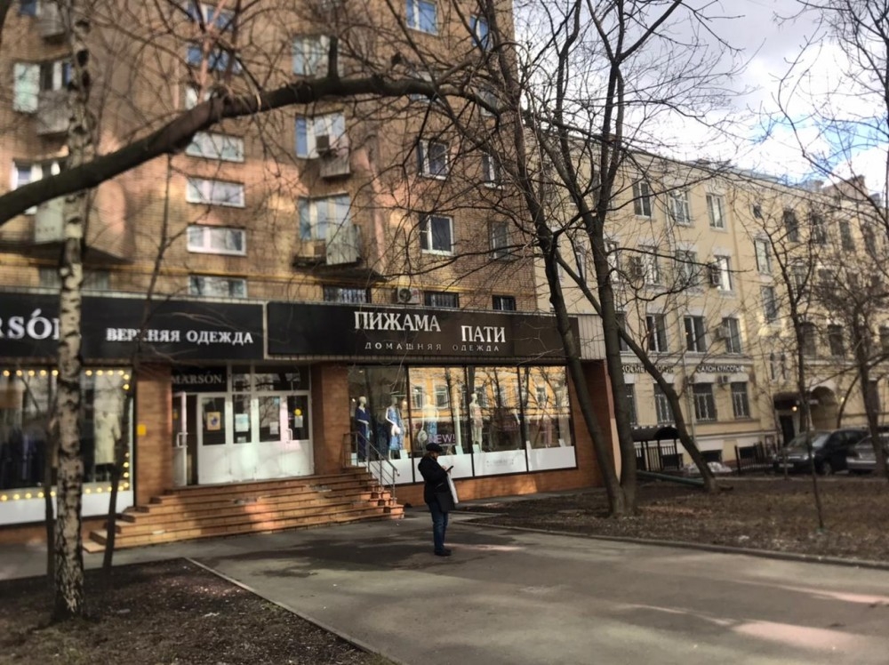 Аренда торгового помещения Жилое здание 