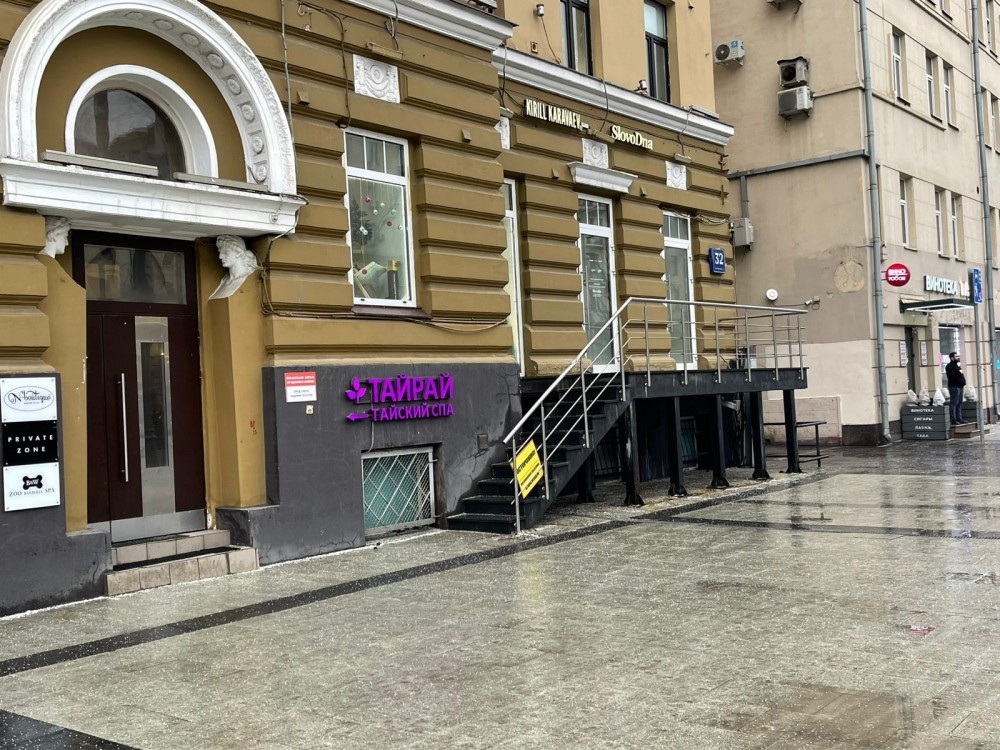 Аренда торгового помещения Жилое здание 