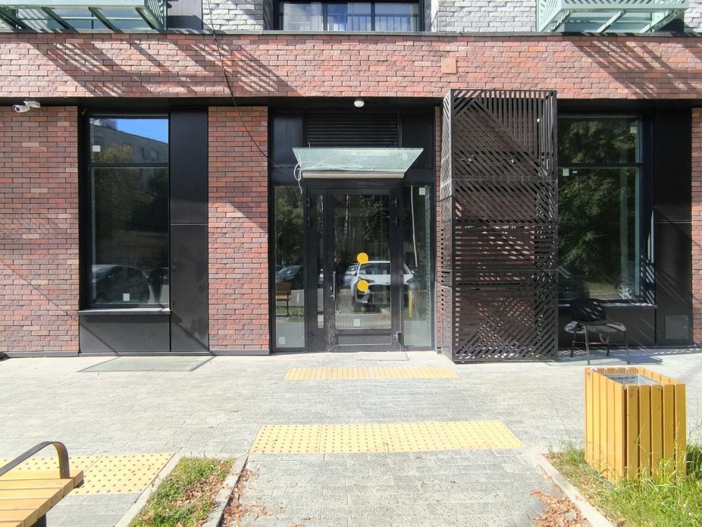 Продажа торгового помещения Жилое здание 