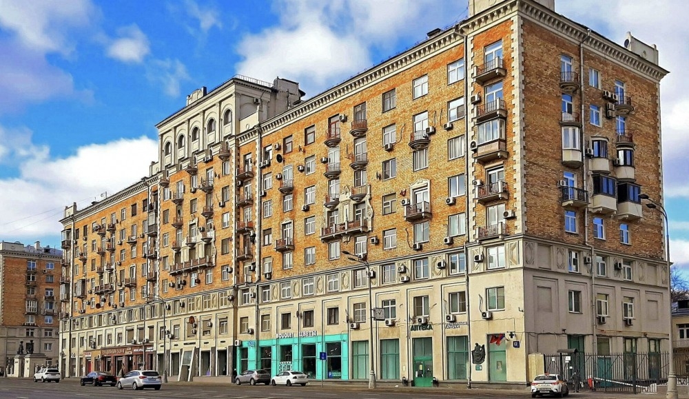 Аренда торгового помещения Жилое здание 