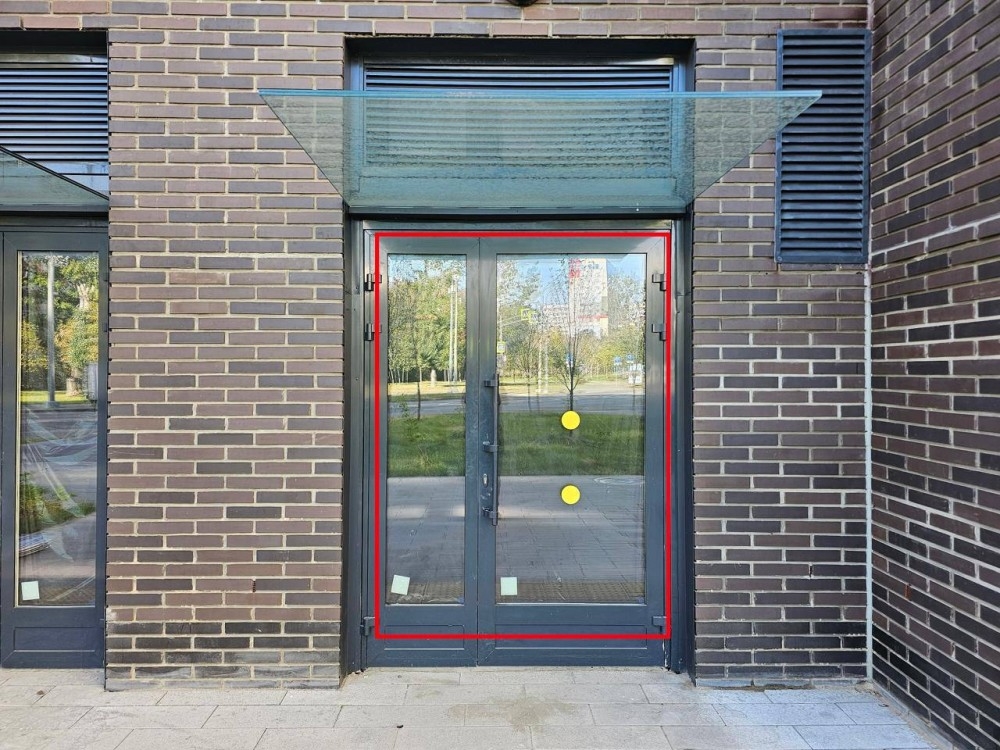 Аренда торгового помещения Жилое здание 