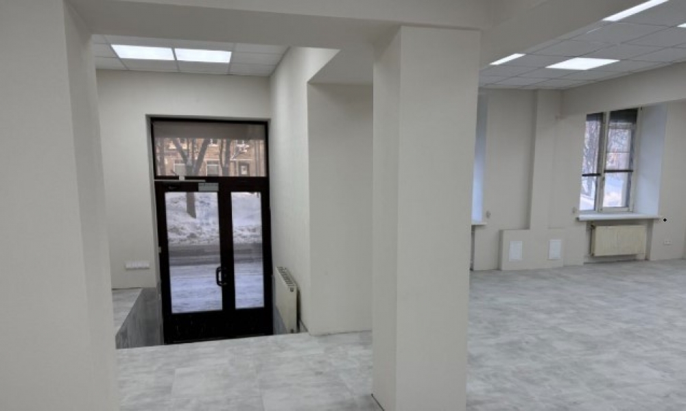 Аренда торгового помещения Жилое здание 