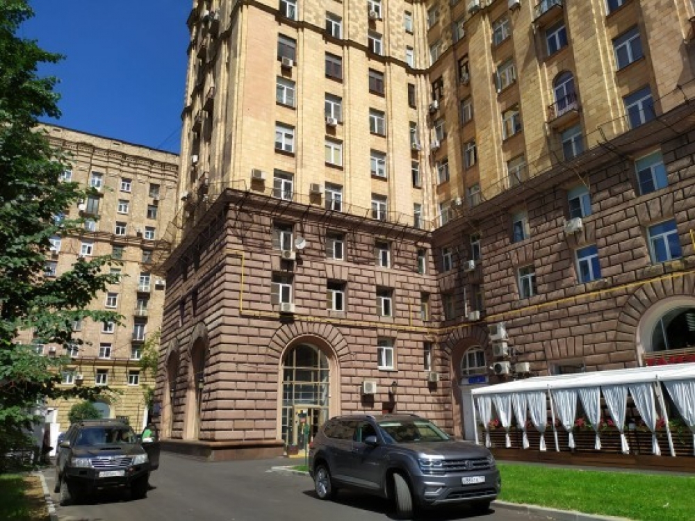 Аренда торгового помещения Жилое здание 