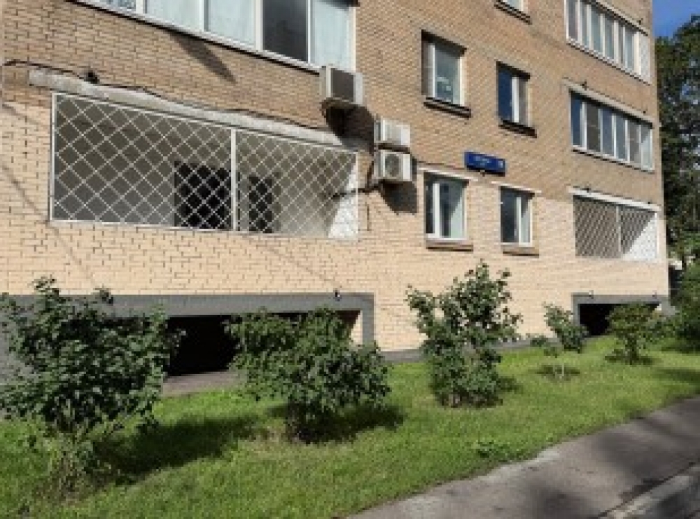 Продажа торгового помещения Жилое здание 