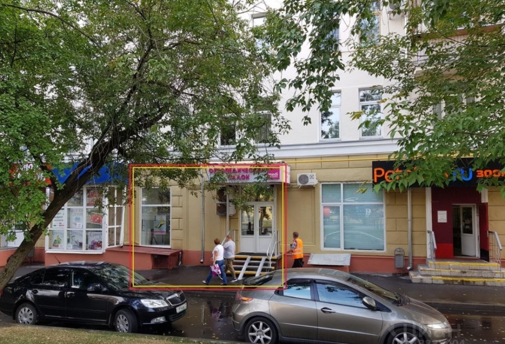 Аренда торгового помещения Жилое здание 