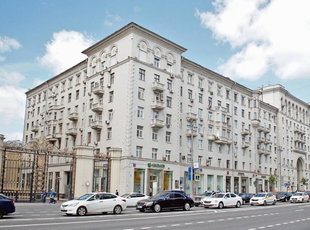 Аренда торгового помещения Жилое здание 