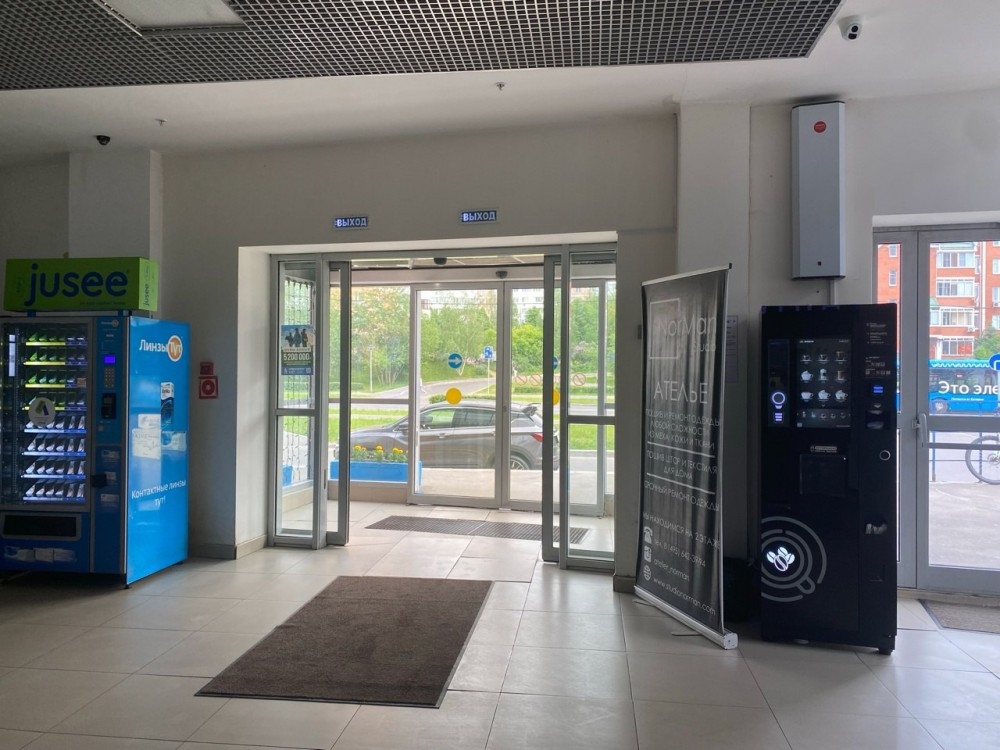 Аренда торгового помещения Жилое здание 