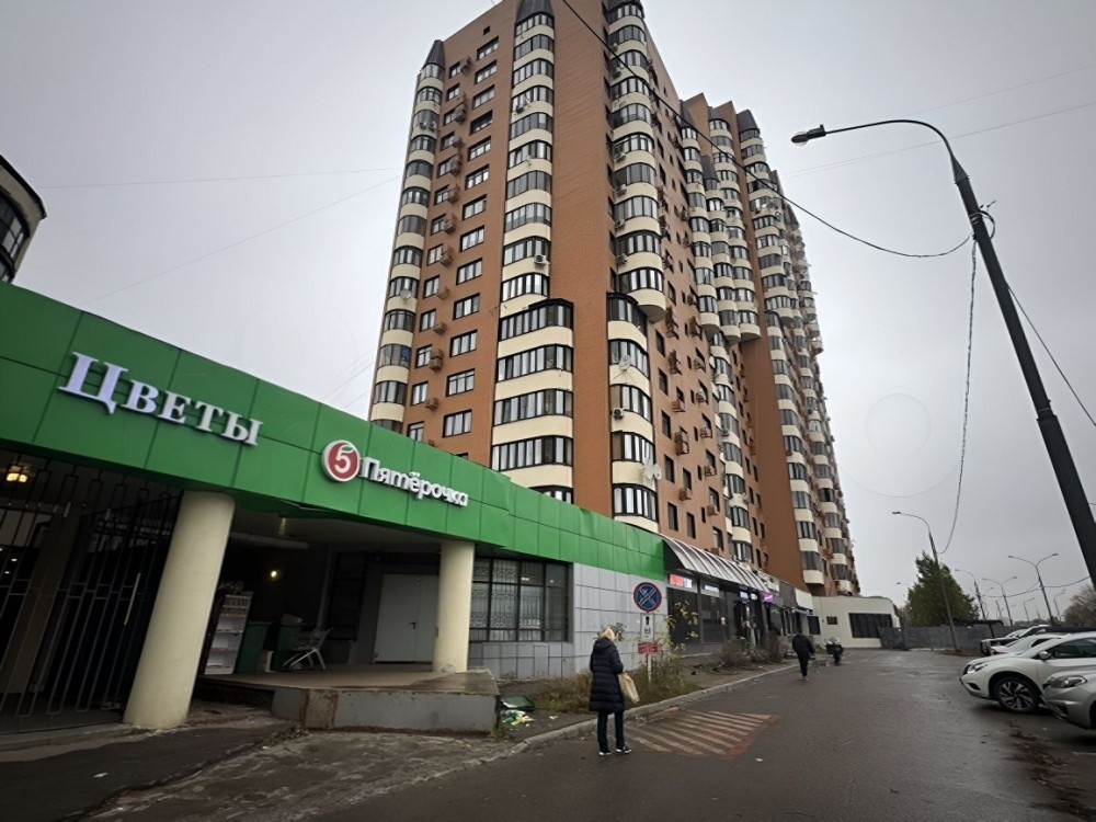 Аренда торгового помещения Жилое здание 