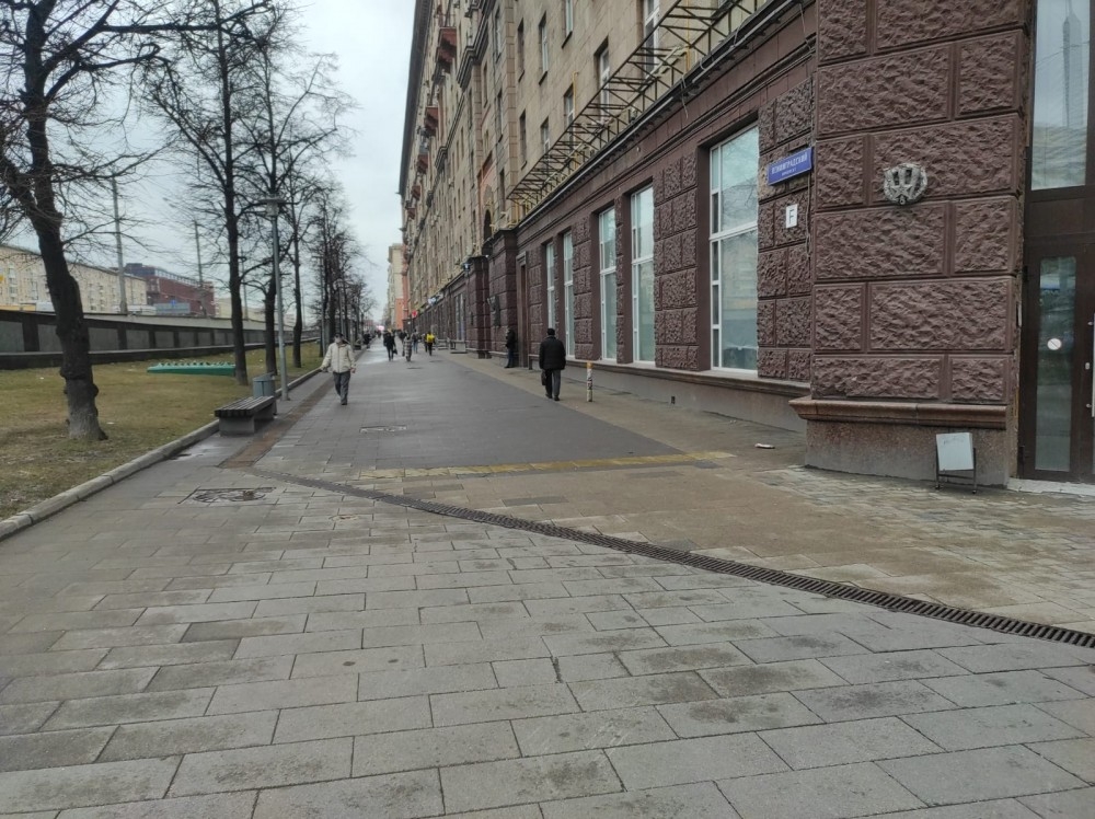 Аренда торгового помещения Жилое здание 