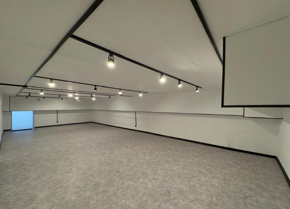 Аренда торгового помещения Жилое здание 