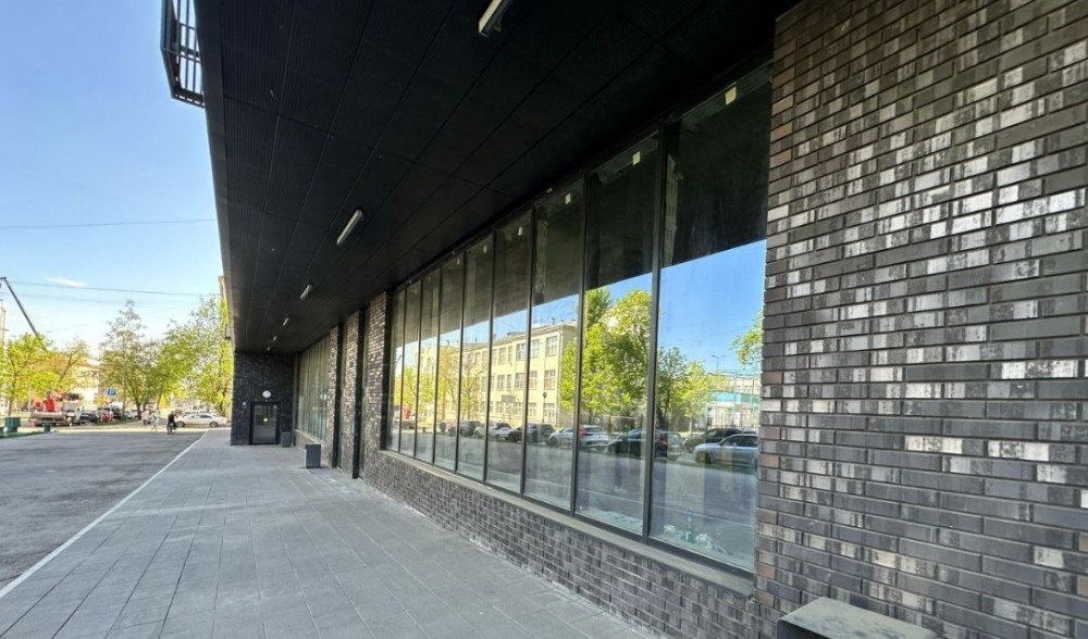 Продажа торгового помещения Жилое здание 