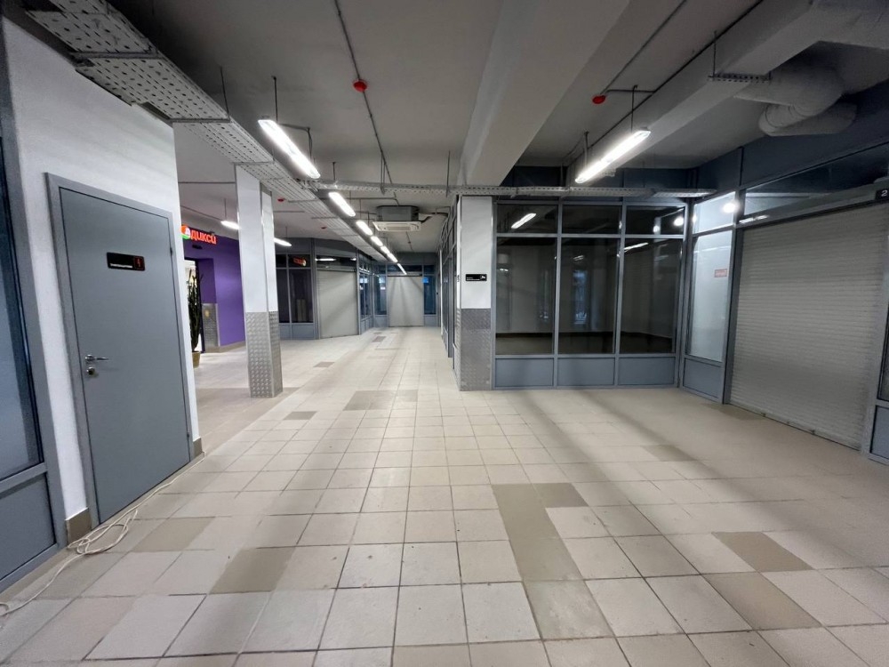 Аренда торгового помещения Жилое здание 