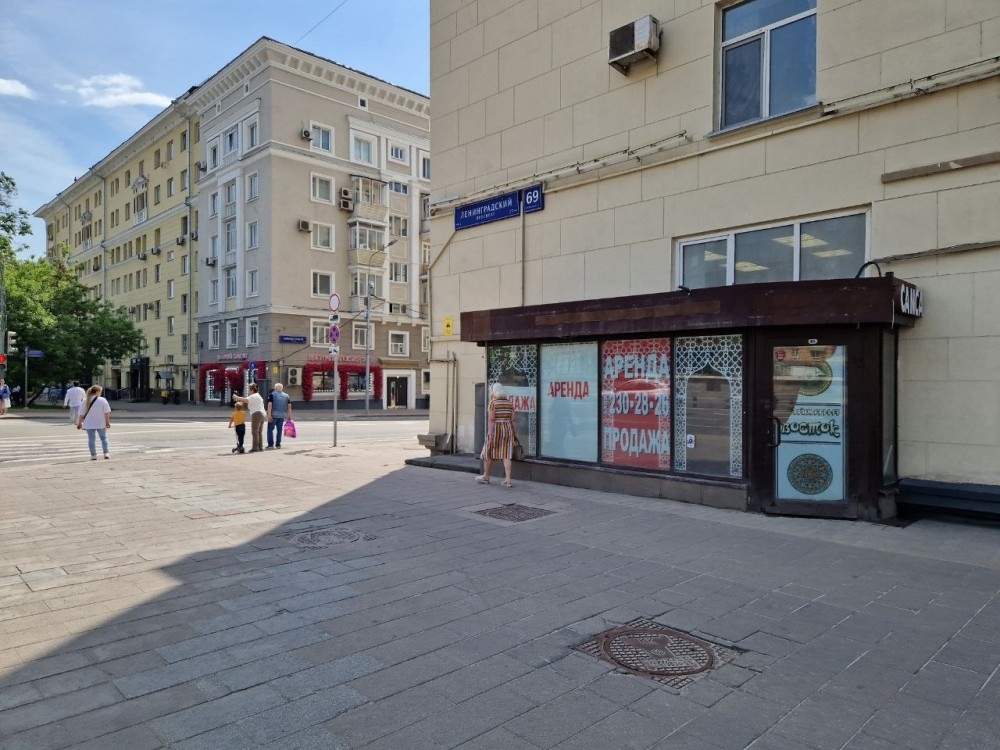 Аренда торгового помещения Жилое здание 