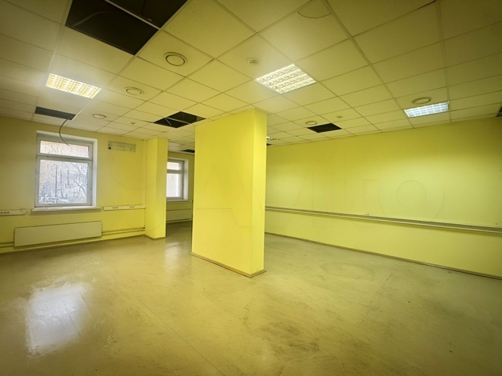 Аренда торгового помещения Жилое здание 