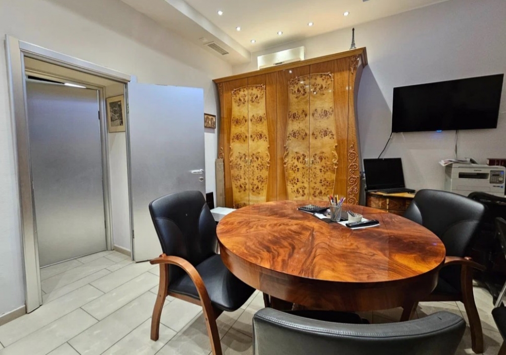 Продажа торгового помещения Жилой дом