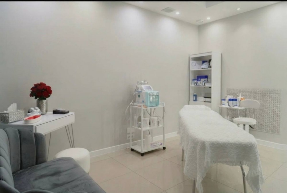 Аренда торгового помещения Жилое здание 