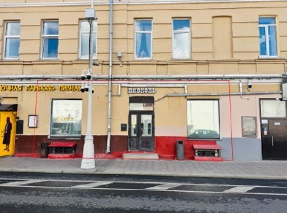 Аренда торгового помещения Жилое здание 