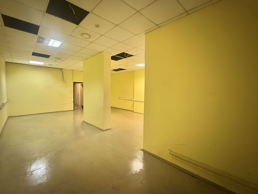 Аренда торгового помещения Жилое здание 