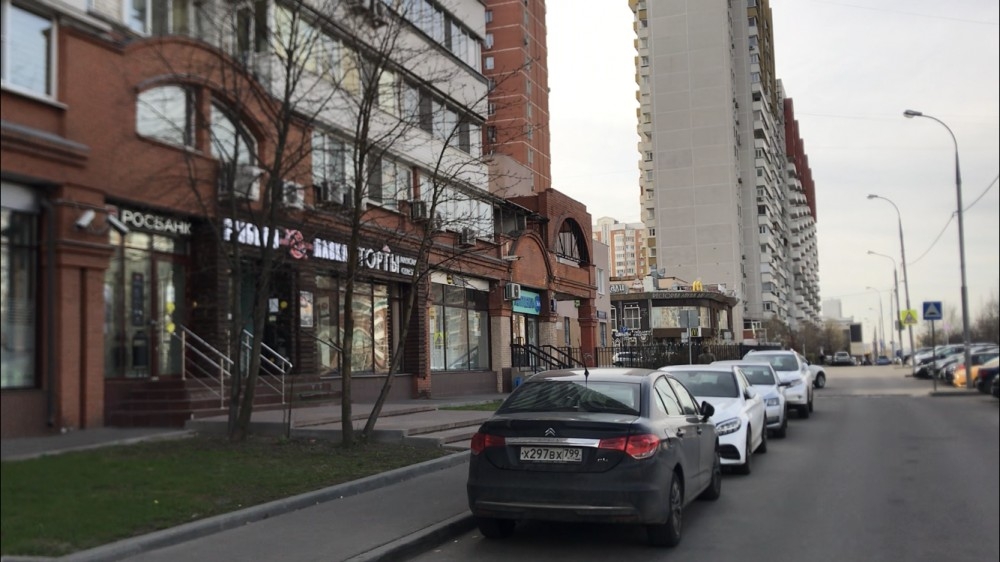 Аренда торгового помещения Жилое здание 