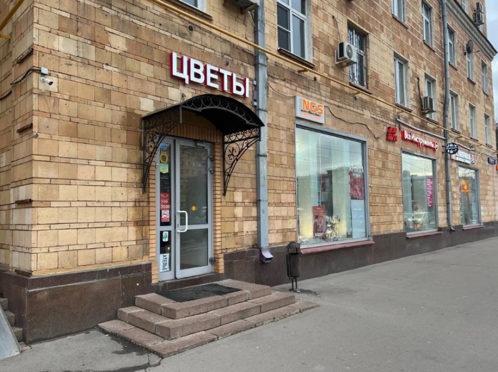 Аренда торгового помещения Жилое здание 