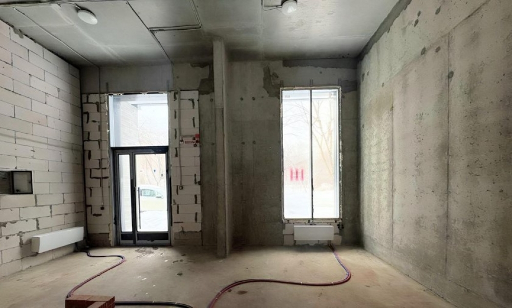 Продажа торгового помещения Жилое здание 