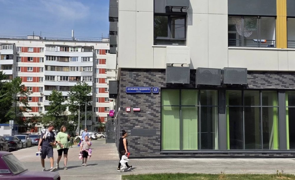 Продажа торгового помещения Жилое здание 