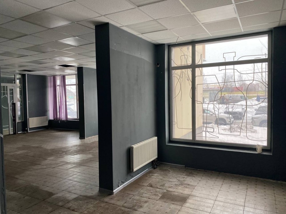 Аренда торгового помещения Жилое здание 