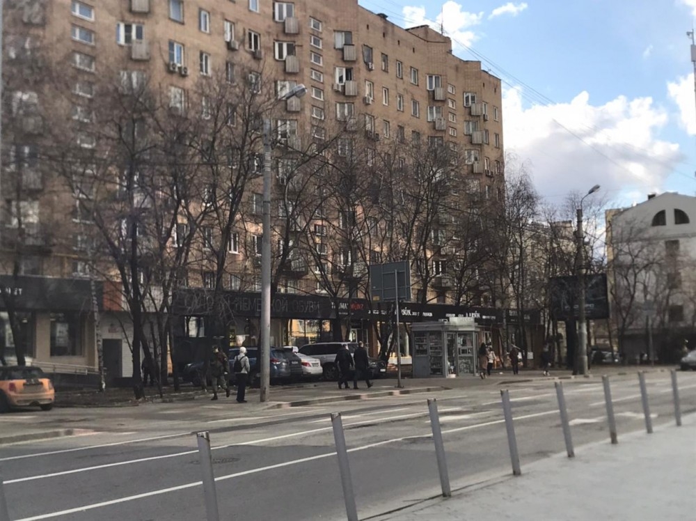 Аренда торгового помещения Жилое здание 