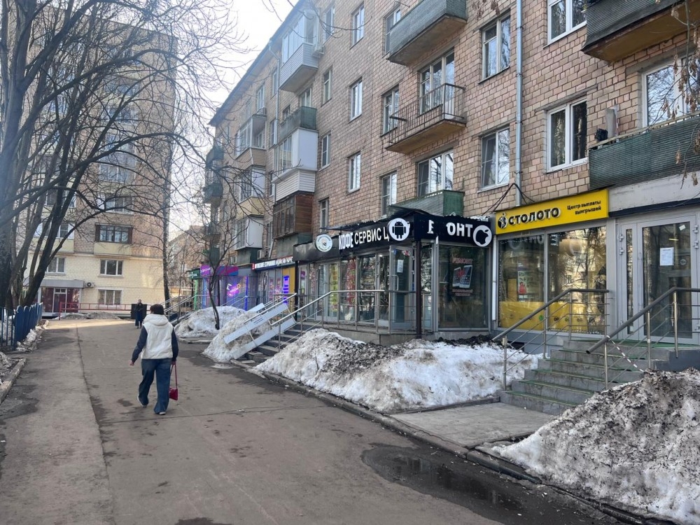 Продажа торгового помещения Жилое здание 