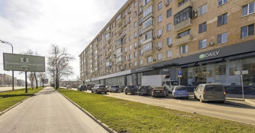 Продажа торгового помещения Жилое здание 
