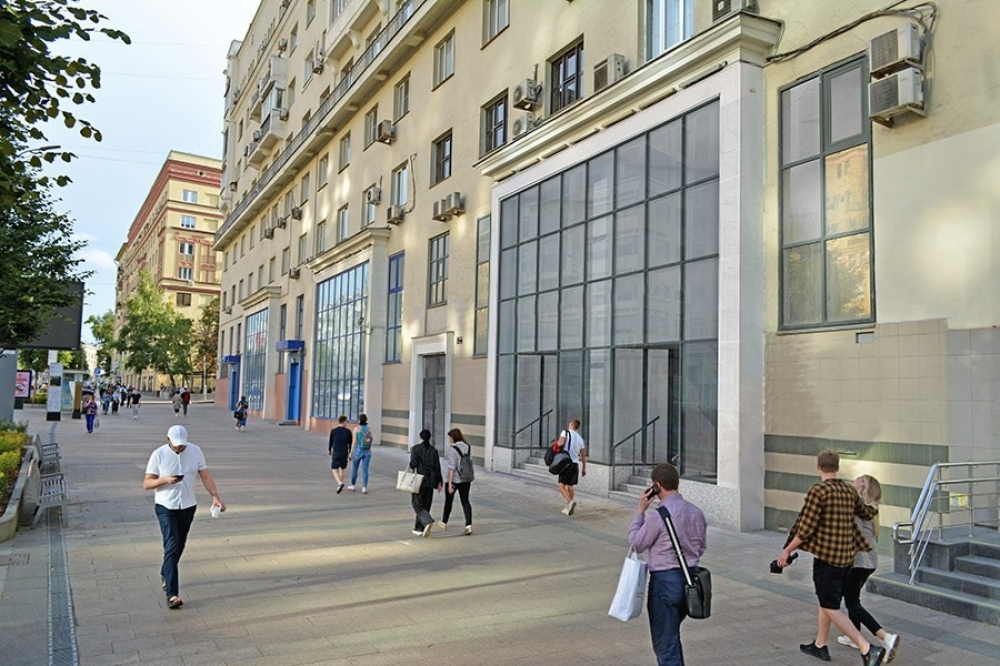 Продажа торгового помещения Жилое здание 