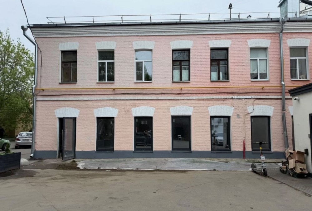 Аренда торгового помещения Жилое здание 