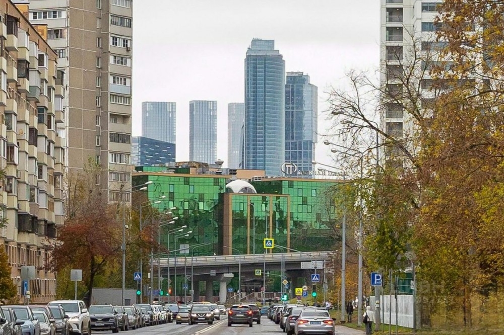 Продажа торгового помещения Бизнес-центр 