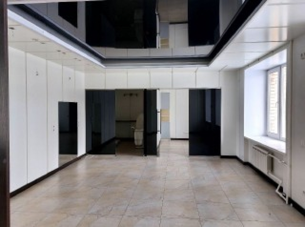 Продажа торгового помещения Жилое здание 