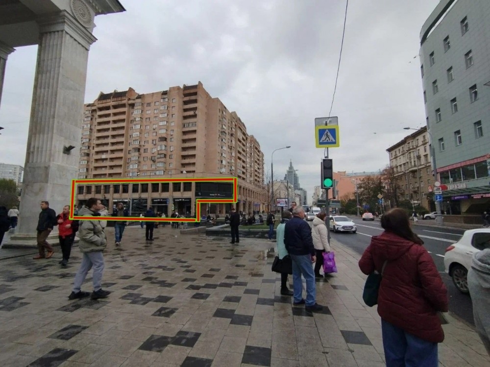 Продажа торгового помещения Жилое здание 