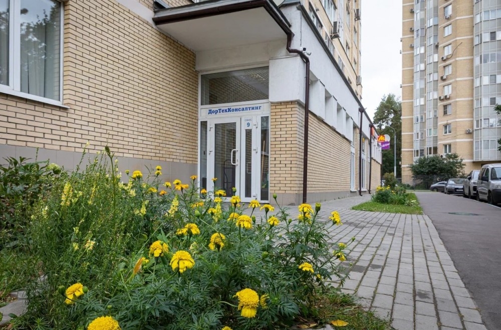 Продажа торгового помещения Жилое здание 