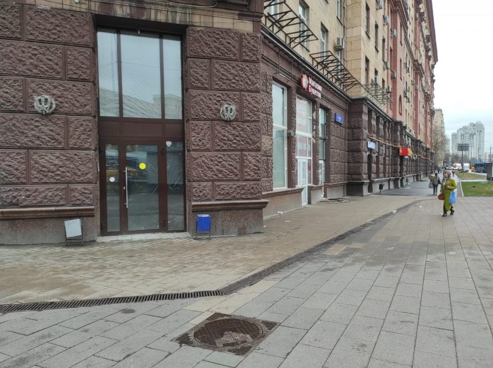 Аренда торгового помещения Жилое здание 