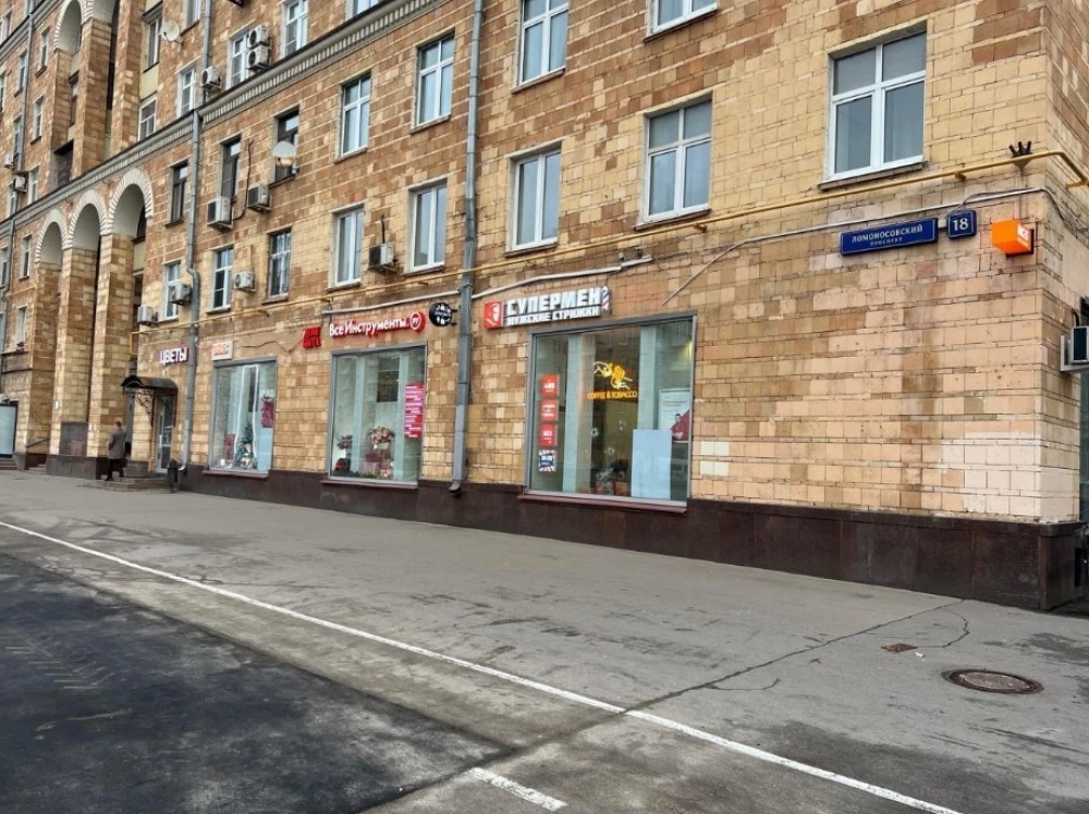 Аренда торгового помещения Жилое здание 