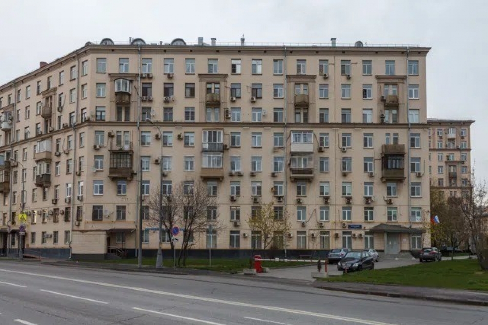 Продажа торгового помещения Жилое здание 