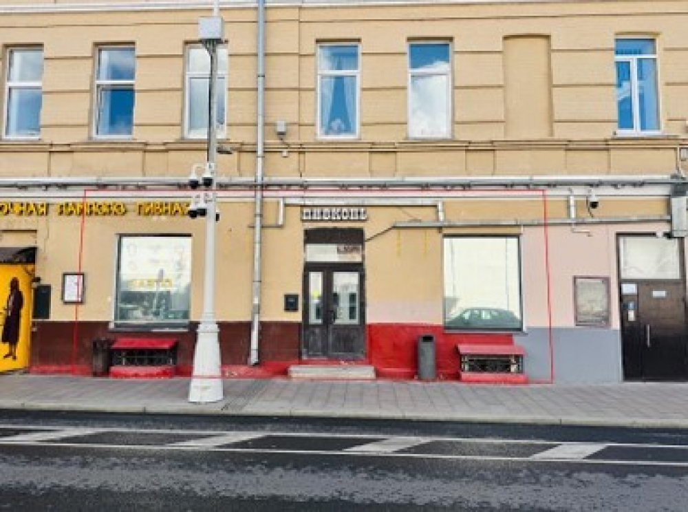 Аренда торгового помещения Жилое здание 