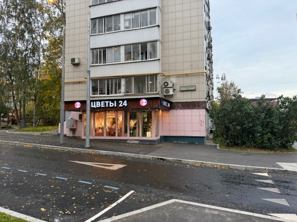 Аренда торгового помещения Жилое здание 