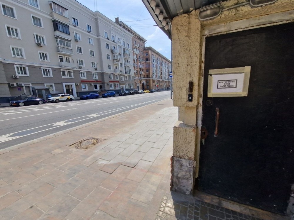 Аренда торгового помещения Жилое здание 
