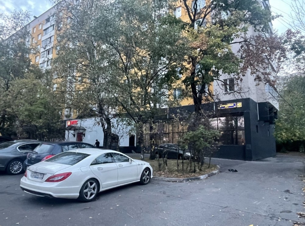 Продажа торгового помещения Жилой Дом